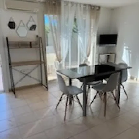 Comelya, Climatisation, Terrasse, Piscine, Tennis Hébergement de vacances