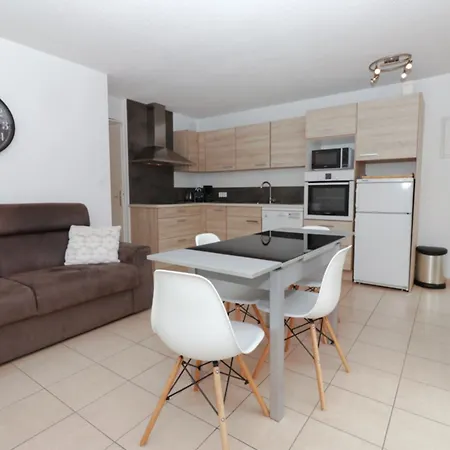 Comelya, Climatisation, Terrasse, Piscine, Tennis Hébergement de vacances *